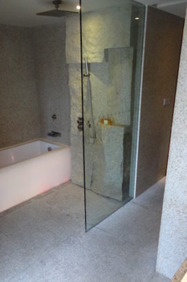 Andaz Shanghai shower/bath