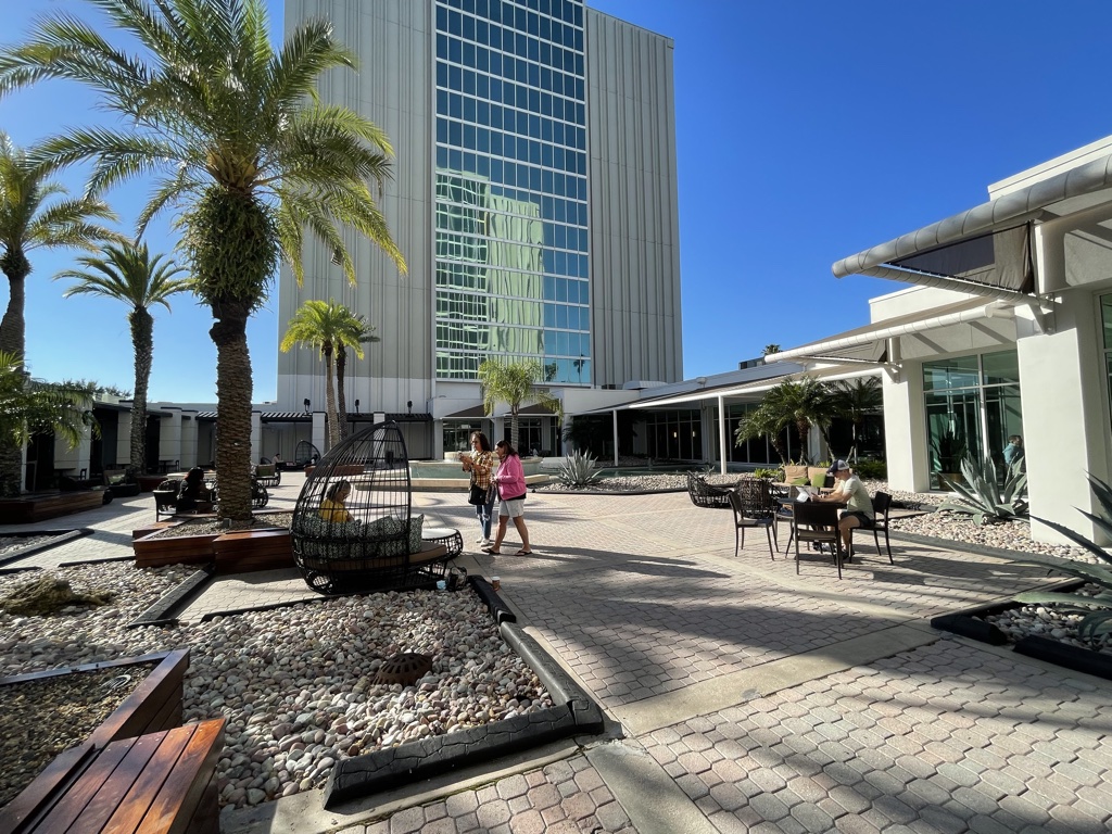 DoubleTree Orlando Courtyard